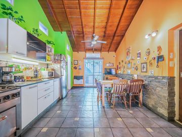 venta CASA QUINTA 4 AMBIENTES   - CASA DE HUESPEDES