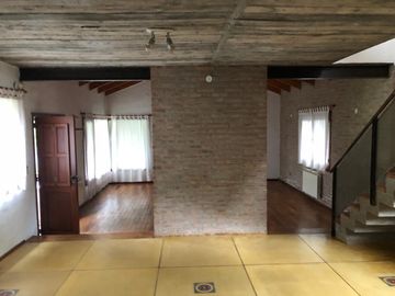 Villa Allende - 3 Dorm - Pileta - 1600mts2 de terreno