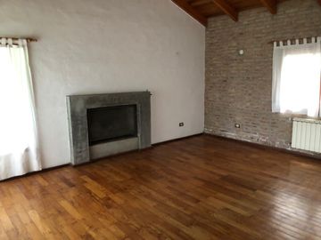 Villa Allende - 3 Dorm - Pileta - 1600mts2 de terreno