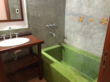 Villa Allende - 3 Dorm - Pileta - 1600mts2 de terreno