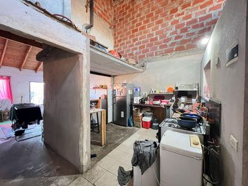 Casa en Ezeiza - a terminar - amplio lote
