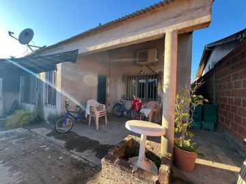 Casa en Ezeiza - a terminar - amplio lote