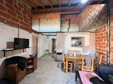 Casa en Ezeiza - a terminar - amplio lote