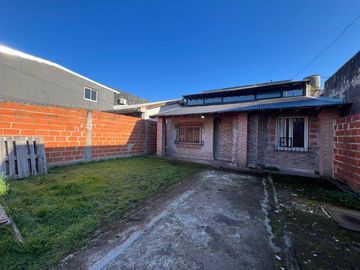 Casa en Ezeiza - a terminar - amplio lote