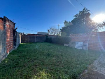 Casa en Ezeiza - a terminar - amplio lote