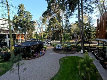 Locales con renta, en  venta - Exclusiva zona de Parque Leloir