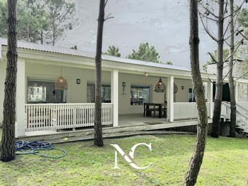 Casa en venta en Costa Esmeralda a metros del mar