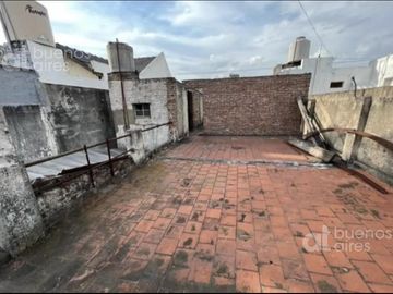 Monte Castro - PH 5 ambientes al frente con ingreso independiente - SIN EXPENSAS