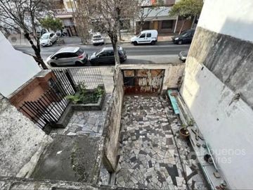 Monte Castro - PH 5 ambientes al frente con ingreso independiente - SIN EXPENSAS