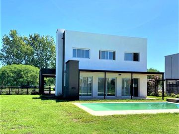 VENTA CON RENTA, CASA en El Canton - Escobar IMPECABLE
