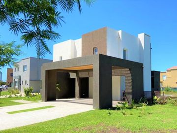 VENTA CON RENTA, CASA en El Canton - Escobar IMPECABLE