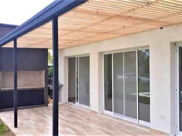 VENTA CON RENTA, CASA en El Canton - Escobar IMPECABLE