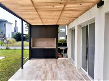VENTA CON RENTA, CASA en El Canton - Escobar IMPECABLE