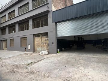 Galpón - Depósito de 3200 m2 REFACCIONADO - Pompeya ALQUILADO