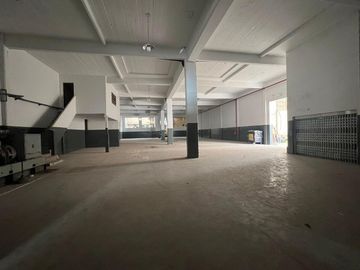 Galpón - Depósito de 3200 m2 REFACCIONADO - Pompeya ALQUILADO