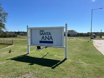 CASA EN VENTA EN SANTA ANA - Entrega Marzo/Abril 2025