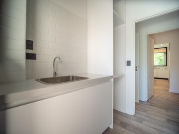 Casa a Estrenar en VENTA 4 DORMITORIOS - MIRALAGOS  1 LOTE 68