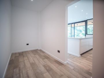 Casa a Estrenar en VENTA 4 DORMITORIOS - MIRALAGOS  1 LOTE 68