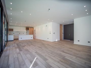 Casa a Estrenar en VENTA 4 DORMITORIOS - MIRALAGOS  1 LOTE 68
