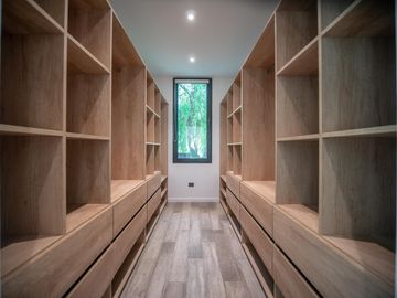 Casa a Estrenar en VENTA 4 DORMITORIOS - MIRALAGOS  1 LOTE 68