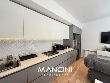 Departamento en venta de 2 ambientes con patio - Villa Ballester Centro