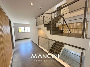 Departamento en venta de 2 ambientes con patio - Villa Ballester Centro