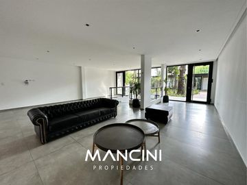 Departamento en venta de 2 ambientes con patio - Villa Ballester Centro