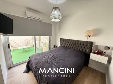 Departamento en venta de 2 ambientes con patio - Villa Ballester Centro