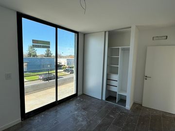 San Matías - Área 1 | Venta | Casa moderna a la laguna, de 5 amb con pileta