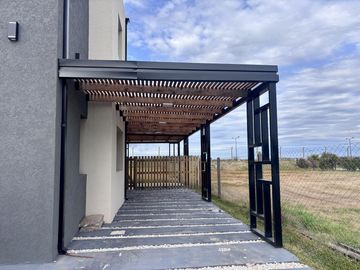 VENTA CASA SAN SEBASTIAN AREA 5 - 5 AMBIENTES - 2 PLANTAS