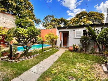 Amplia casa de 5 dormitorios con galería y pileta, Av. Roca al 1000, Barrio Sur