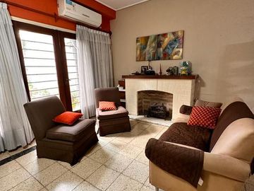 Amplia casa de 5 dormitorios con galería y pileta, Av. Roca al 1000, Barrio Sur