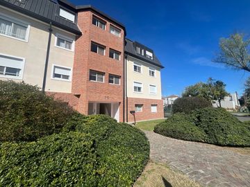 Santa María de Tigre - Departamento en venta de 3 ambientes con amarra