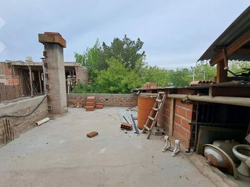 VENTA DE CASA 3 DORM., LOCAL Y TALLER - NEUQUÉN