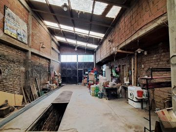 VENTA DE CASA 3 DORM., LOCAL Y TALLER - NEUQUÉN