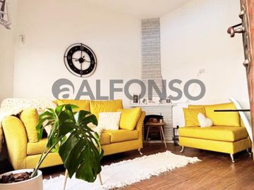 HERMOSO TIPO CASA CINCO AMBIENTES CON JARDIN Y PILETA
