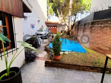HERMOSO TIPO CASA CINCO AMBIENTES CON JARDIN Y PILETA