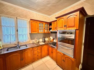 Importante casa de 3 dormitorios, barrio privado Casco Viejo, Yerba Buena
