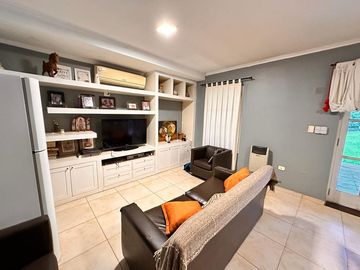 Importante casa de 3 dormitorios, barrio privado Casco Viejo, Yerba Buena