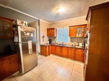 Importante casa de 3 dormitorios, barrio privado Casco Viejo, Yerba Buena