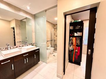Importante casa de 3 dormitorios, barrio privado Casco Viejo, Yerba Buena