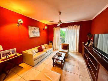 Importante casa de 3 dormitorios, barrio privado Casco Viejo, Yerba Buena
