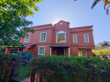 Importante casa de 3 dormitorios, barrio privado Casco Viejo, Yerba Buena