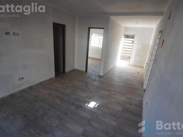 Departamento con espacio vehicular y parrilla en Costa Azul