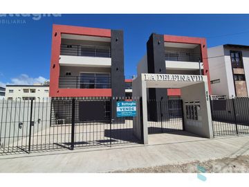 Departamento con espacio vehicular y parrilla en Costa Azul
