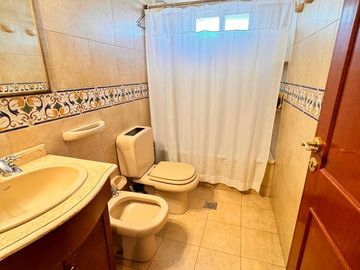 Hermosa casa de 4 dormitorios en excelente estado en Parque Guillermina, SMT