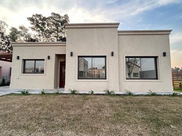Excelente casa a estrenar en venta en Santo Tomas