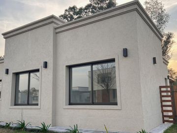 Excelente casa a estrenar en venta en Santo Tomas