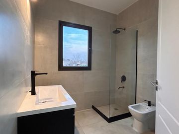Excelente casa a estrenar en venta en Santo Tomas