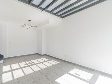 Departamento 2 amb en duplex con cochera cubierta en  Parque Patricios Estación Buenos Aires